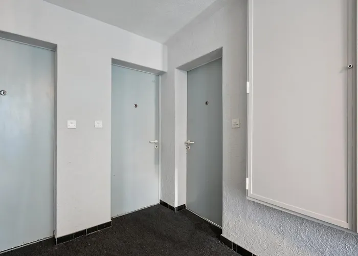 Modern Near Main Station - Crown 16