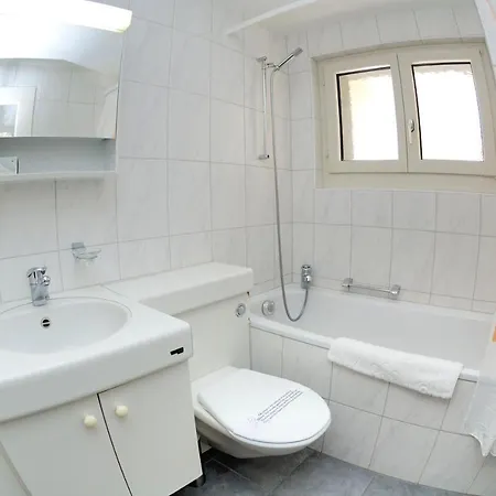 Pabs Residences - Kronenstrasse 37 *