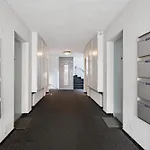 Modern Near Main Station - Crown 16 *