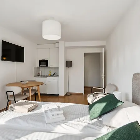 Modern Near Main Station - Crown 16 Apartman *