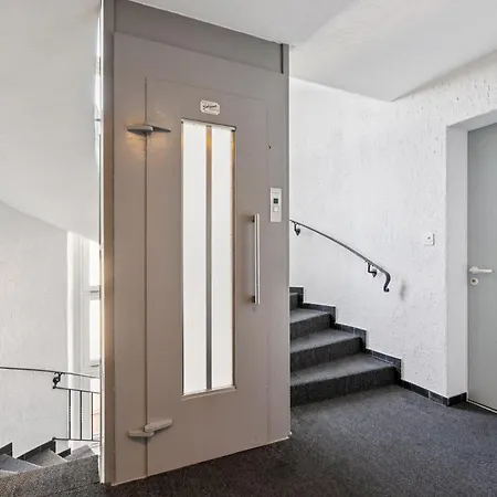 Modern Near Main Station - Crown 16 Apartman